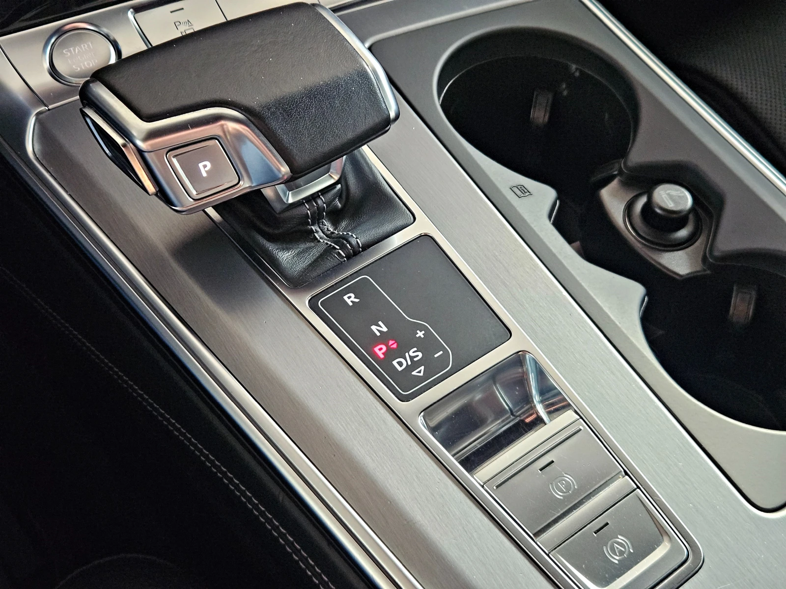 Audi A6 50TDI/MATRIX/S-LINE/CAMERA/BANG&OLUFSEN/AMBI/LIZI, снимка 11 - Автомобили и джипове - 56214395