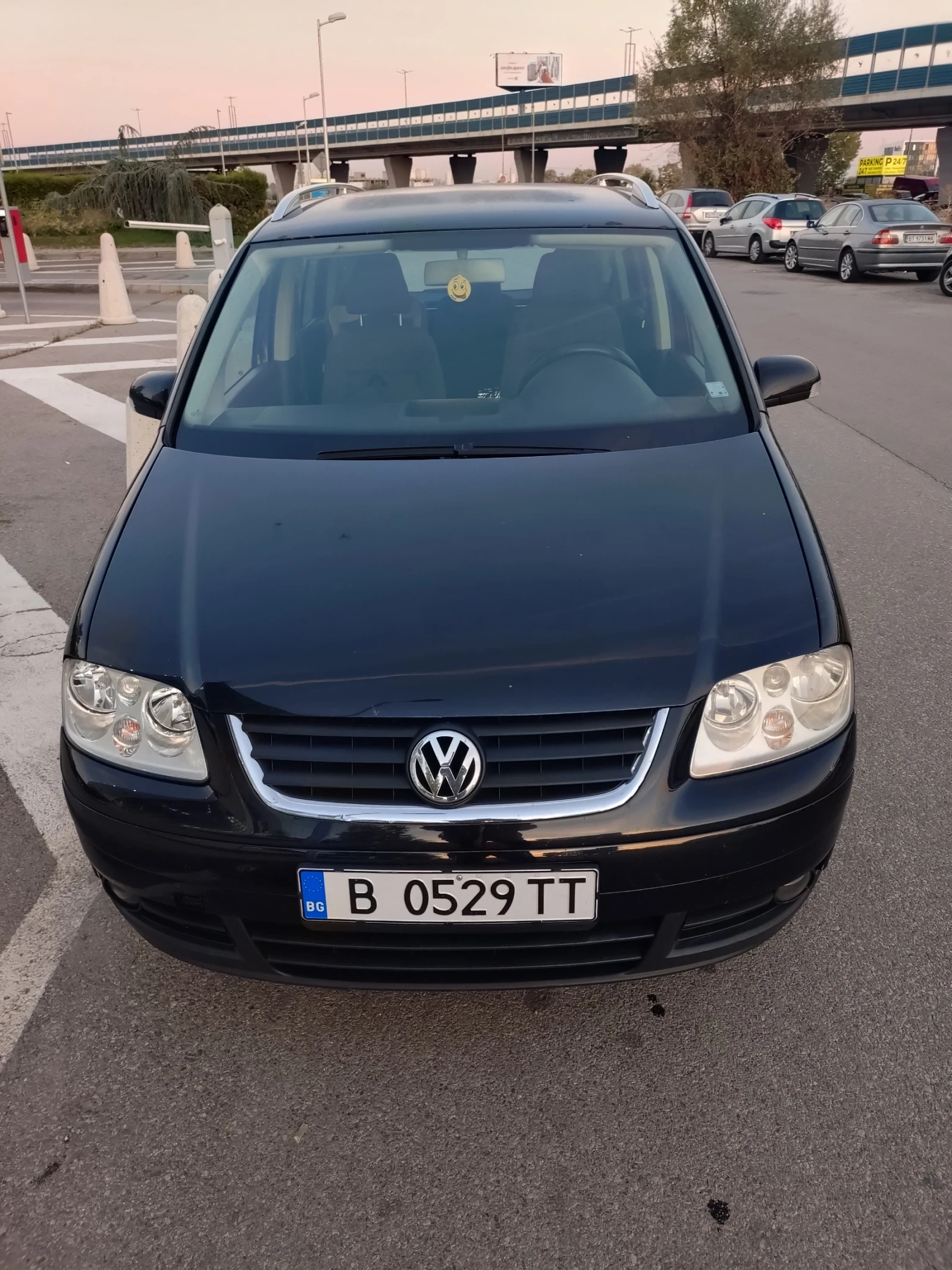 VW Touran, снимка 2 - Автомобили и джипове - 56395536