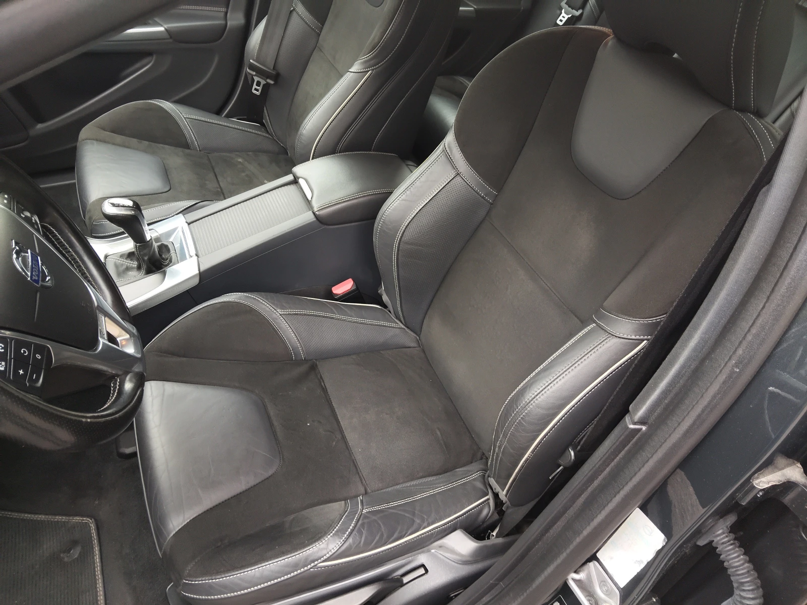 Volvo V60 2.0d R-Design UNIKAT!!!, снимка 9 - Автомобили и джипове - 56519752