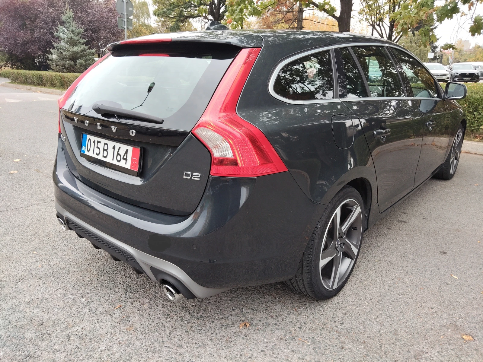 Volvo V60 2.0d R-Design UNIKAT!!!, снимка 5 - Автомобили и джипове - 56519752