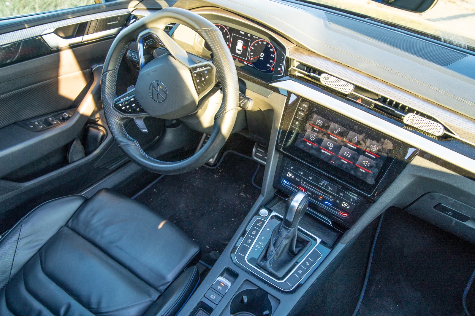 VW Arteon, снимка 8 - Автомобили и джипове - 56712670