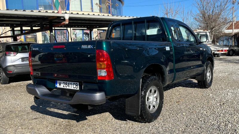 Toyota Hilux 2.5 4х4, снимка 6 - Автомобили и джипове - 48826685