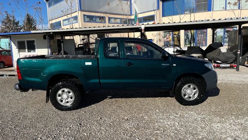 Toyota Hilux 2.5 4х4, снимка 3 - Автомобили и джипове - 48826685