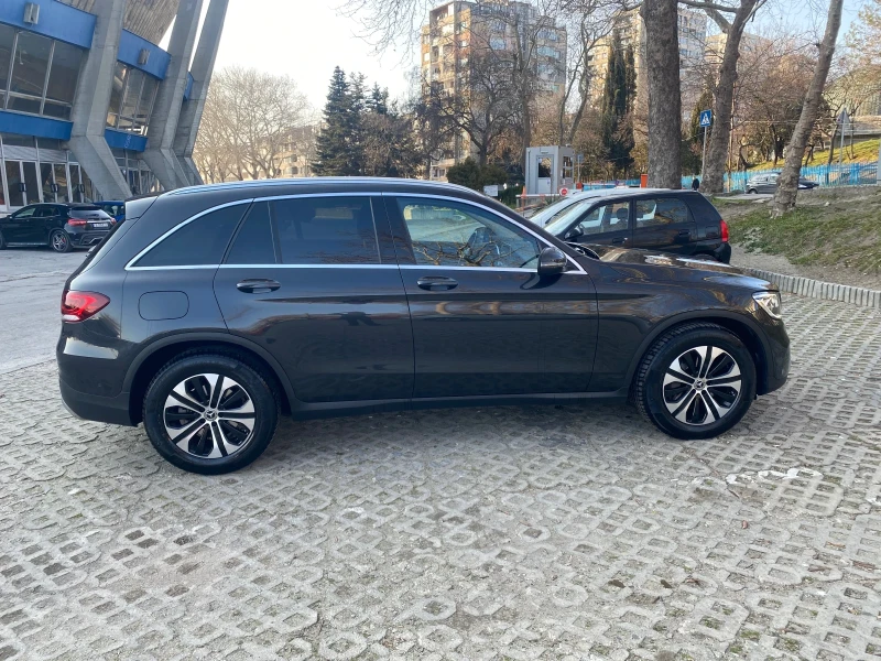 Mercedes-Benz GLC 220 D, пълна история в Мерцедес, снимка 4 - Автомобили и джипове - 49111788