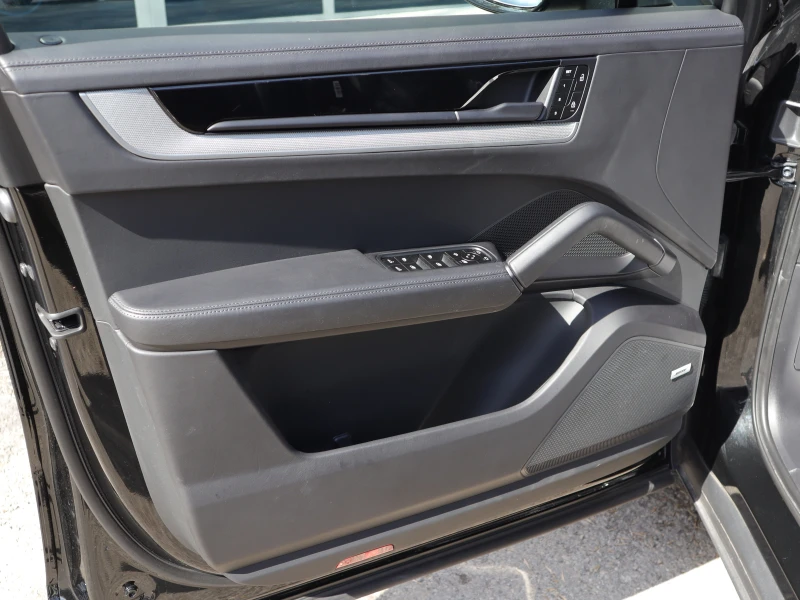 Porsche Cayenne Bose/Panorama/PASM/Matrix-LED, снимка 7 - Автомобили и джипове - 49262885