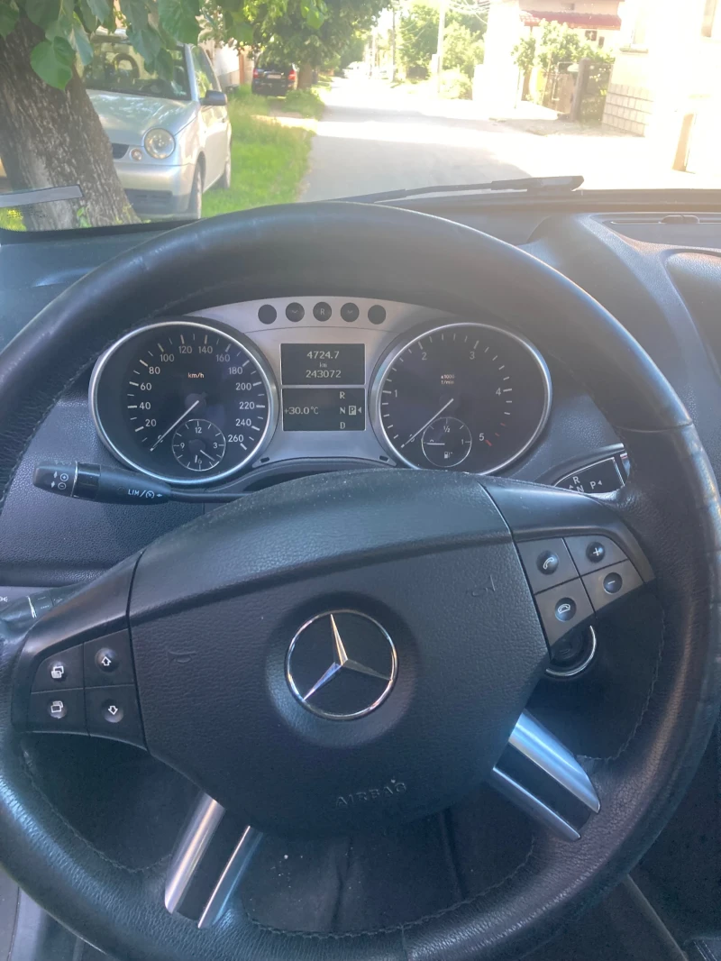 Mercedes-Benz ML 300, снимка 7 - Автомобили и джипове - 52791695