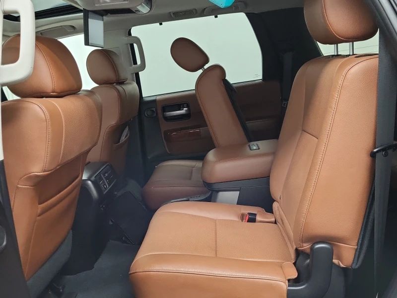 Toyota Sequoia * * PLATINUM* * AWD* * CARFAX* * TOP* * , снимка 10 - Автомобили и джипове - 52691368