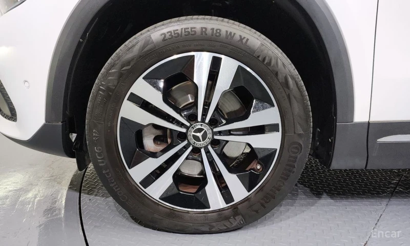 Mercedes-Benz GLA 220, снимка 5 - Автомобили и джипове - 52992818