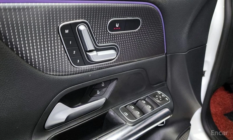 Mercedes-Benz GLA 220, снимка 12 - Автомобили и джипове - 52992818