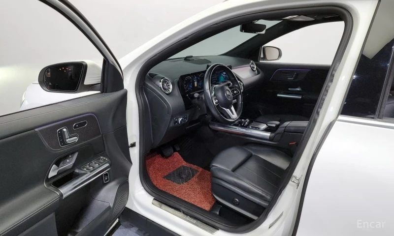 Mercedes-Benz GLA 220, снимка 10 - Автомобили и джипове - 52992818