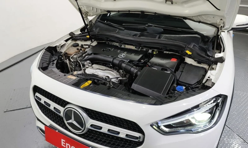 Mercedes-Benz GLA 220, снимка 6 - Автомобили и джипове - 52992818