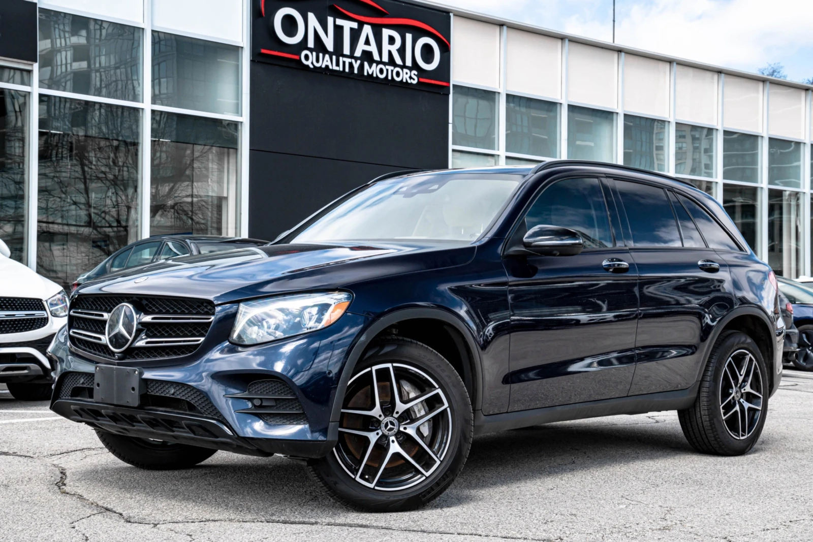 Mercedes-Benz GLC 300 4MATIC* DISTRONIC* LANE-ASSIST* 360CAM* HEATED SEA, снимка 1