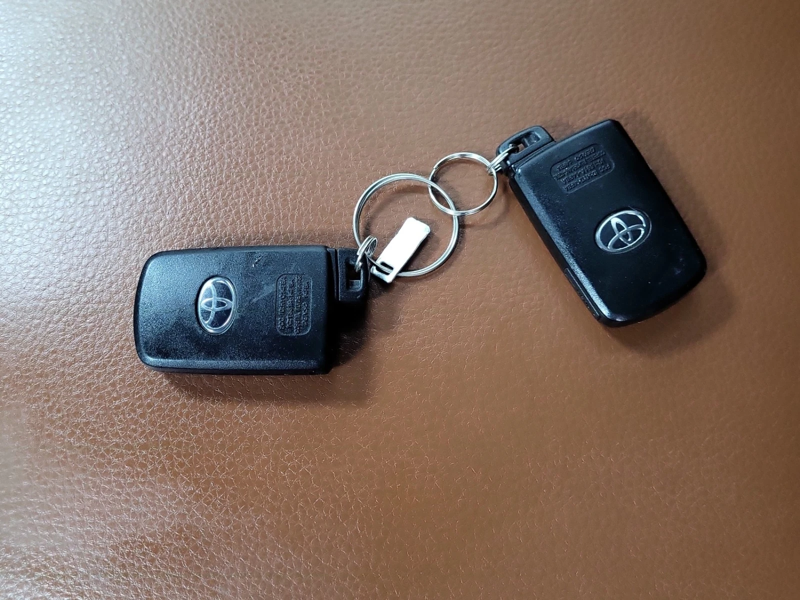 Toyota Sequoia * * PLATINUM* * AWD* * CARFAX* * TOP* *  | Mobile.bg � ����������� 14