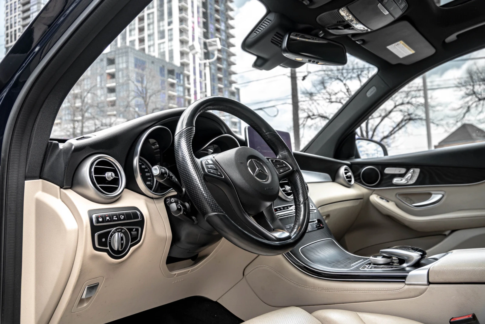 Mercedes-Benz GLC 300 4MATIC* DISTRONIC* LANE-ASSIST* 360CAM* HEATED SEA - изображение 8