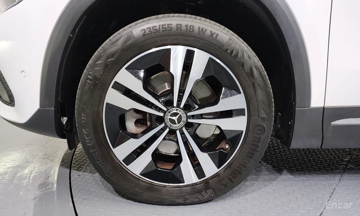 Mercedes-Benz GLA 220  - изображение 5