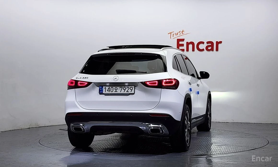 Mercedes-Benz GLA 220  - изображение 4