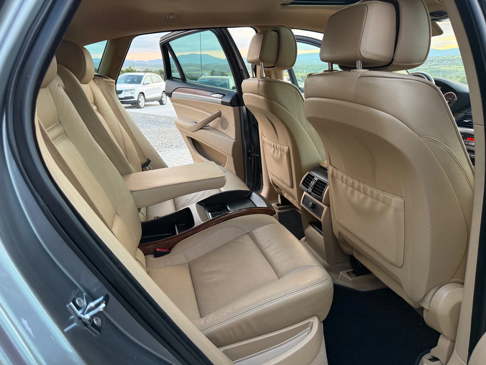 BMW X6 3.5xd Собствен лизинг !!! Напълно обслужена !!! , снимка 13 - Автомобили и джипове - 54630181