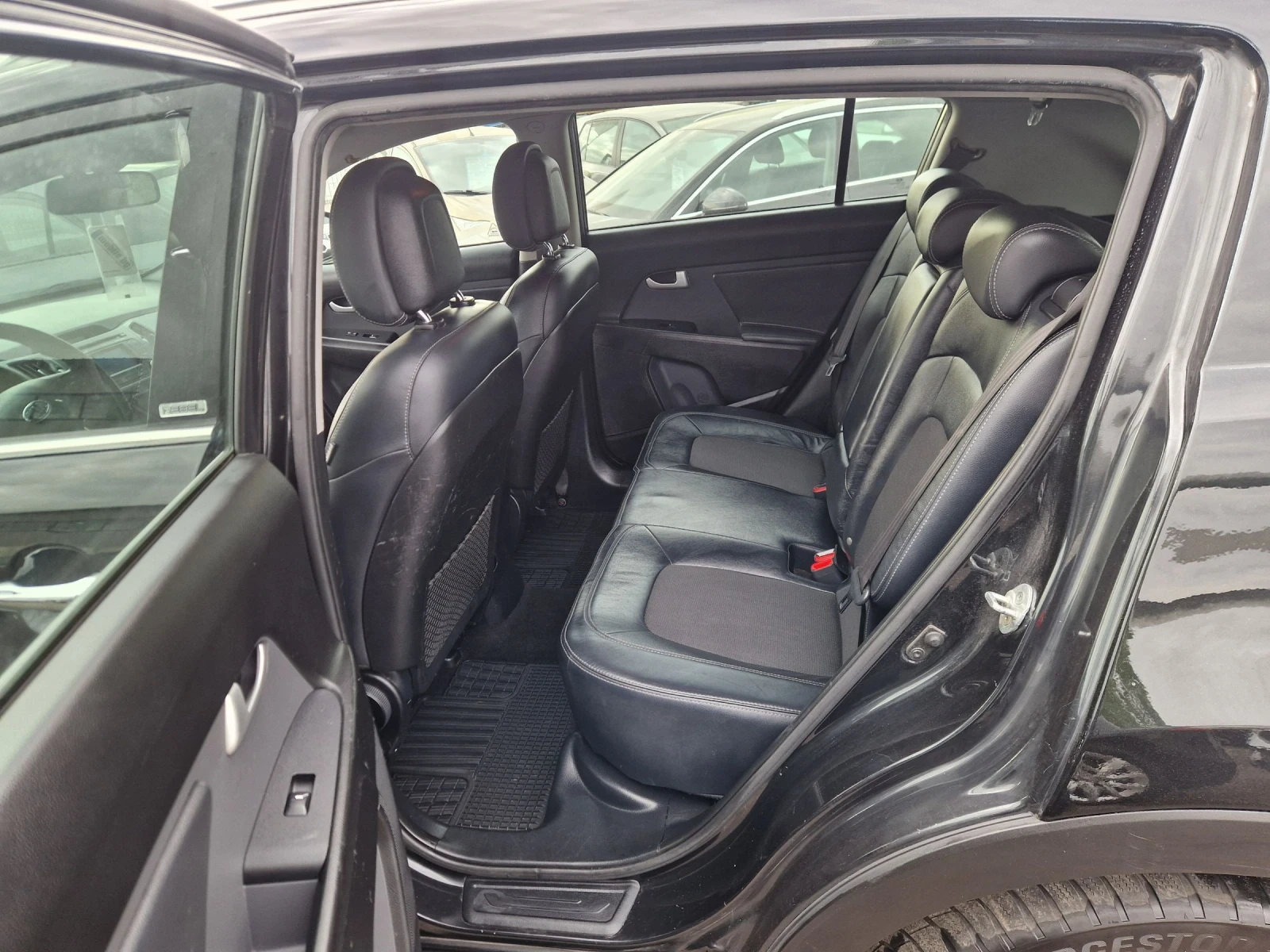 Kia Sportage 2.0CRDI 136HP. 4x4 RЕBEL ITALIA, снимка 13 - Автомобили и джипове - 55103346