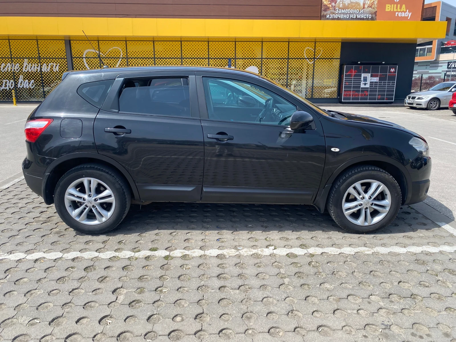 Nissan Qashqai 1.6i, снимка 3 - Автомобили и джипове - 55166042