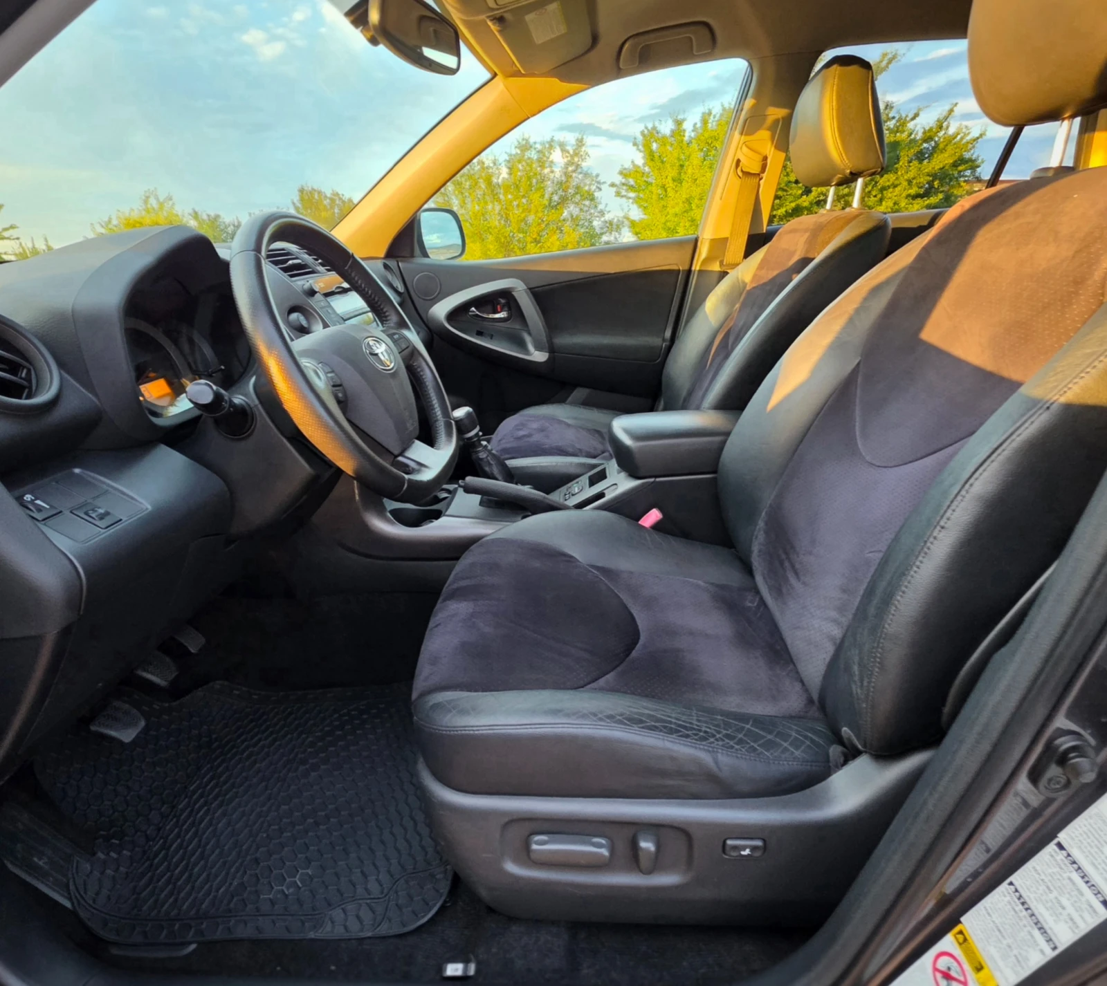 Toyota Rav4 2.2D4D 150ks 4x4, снимка 8 - Автомобили и джипове - 55237994