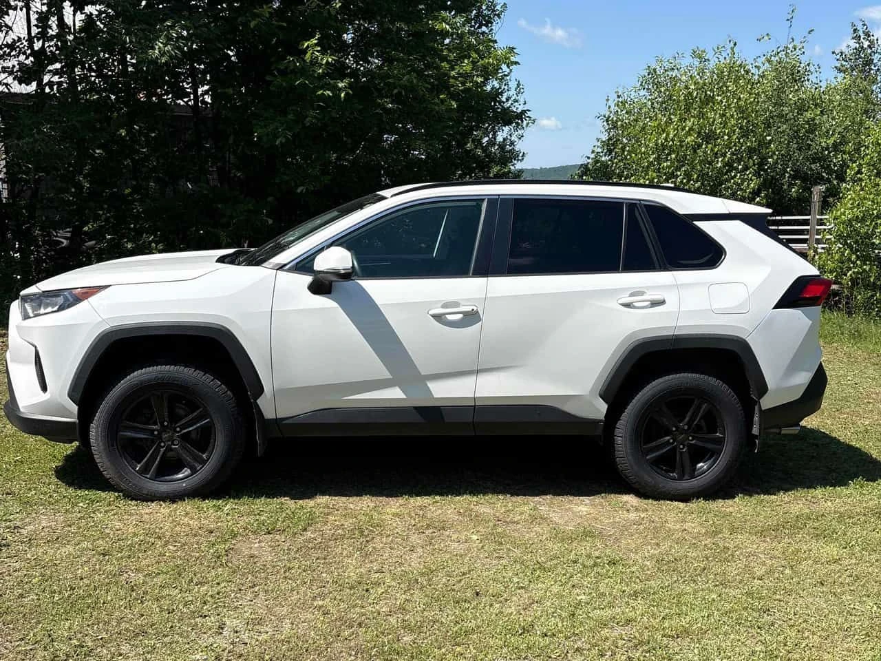 Toyota Rav4 * LE * CARFAX * БЕЗ ПЪРВОНАЧАЛНА ВНОСКА, снимка 2 - Автомобили и джипове - 55414944