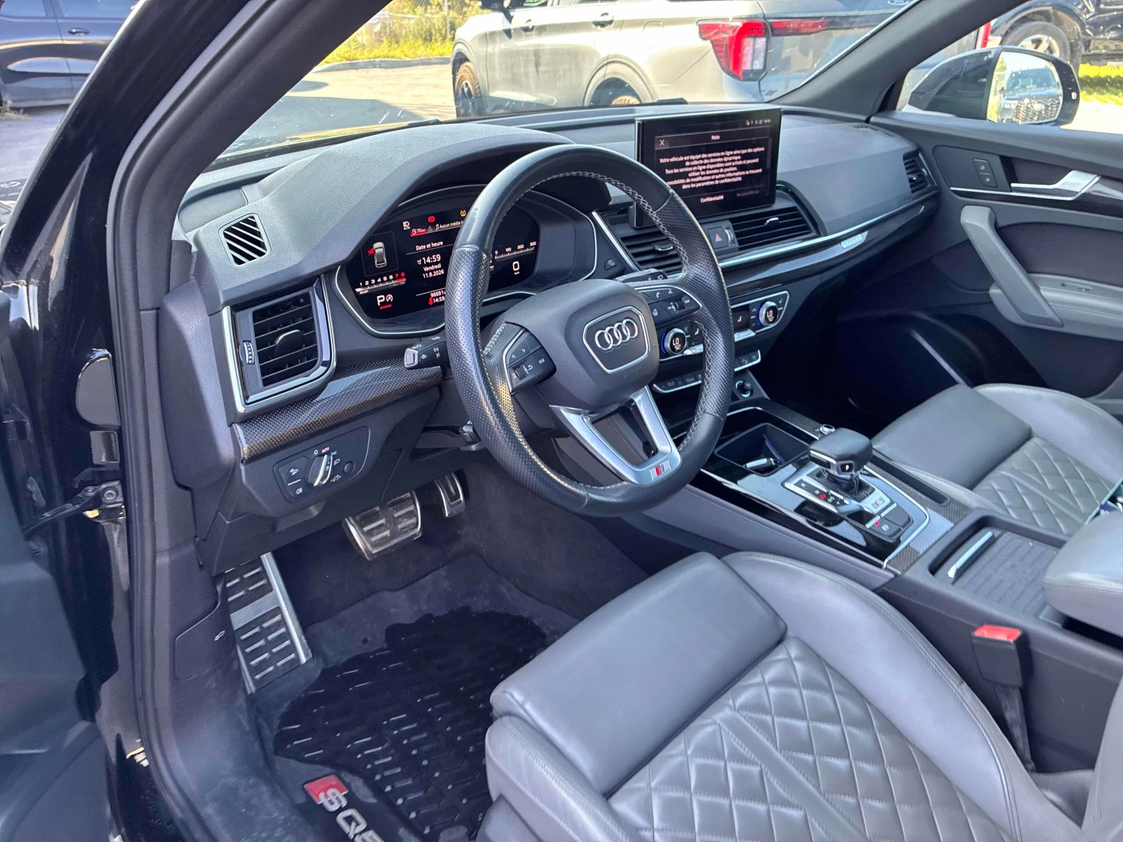 Audi SQ5 Progressiv | CARFAX | БЕЗ ИНЦИДЕНТИ, снимка 7 - Автомобили и джипове - 56039865