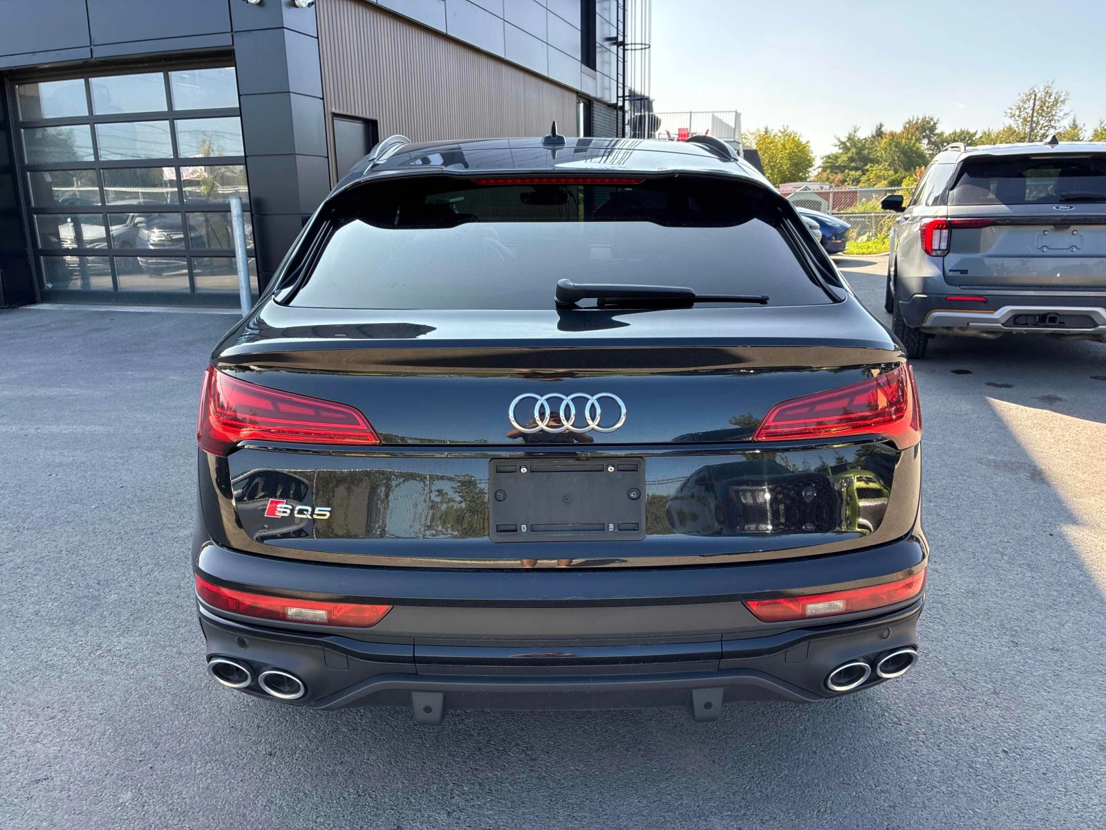 Audi SQ5 Progressiv | CARFAX | БЕЗ ИНЦИДЕНТИ, снимка 5 - Автомобили и джипове - 56039865