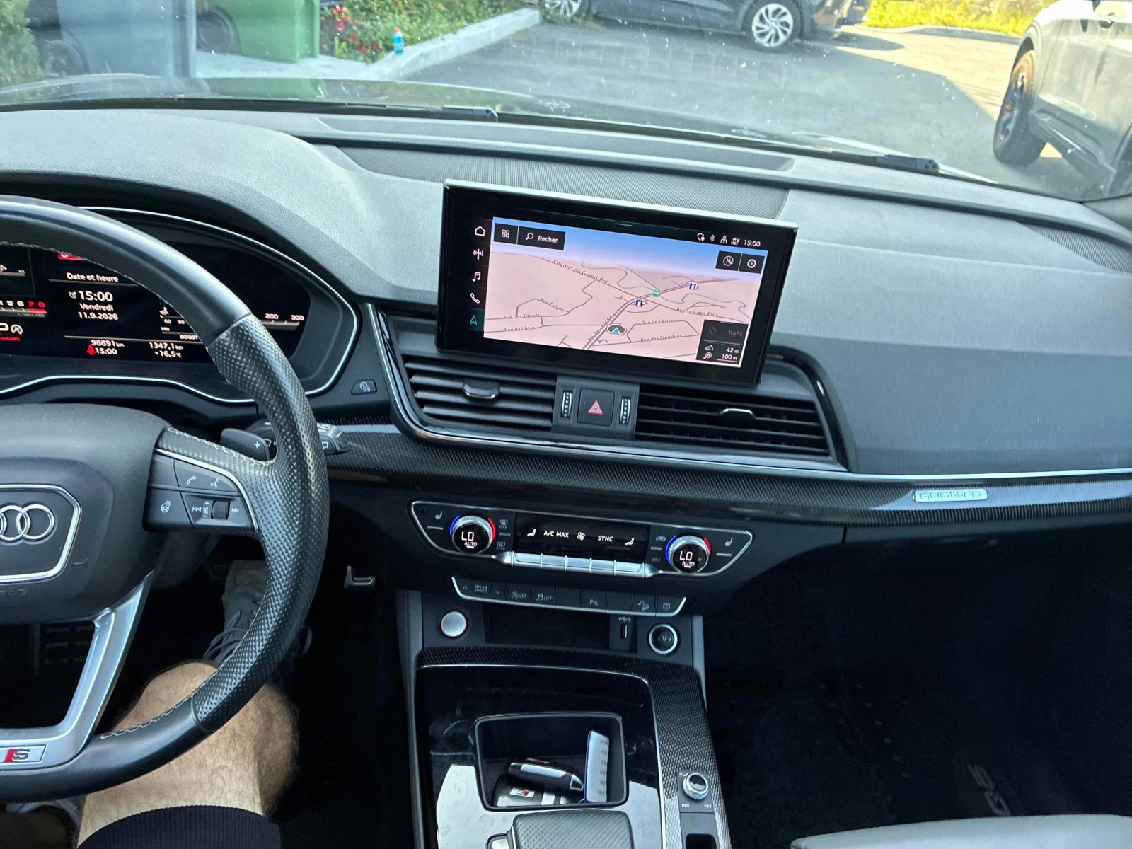 Audi SQ5 Progressiv | CARFAX | БЕЗ ИНЦИДЕНТИ, снимка 9 - Автомобили и джипове - 56039865