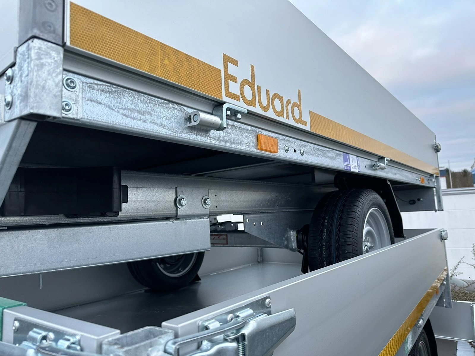   Eduard  2.50/1.40  1500 | Mobile.bg   8