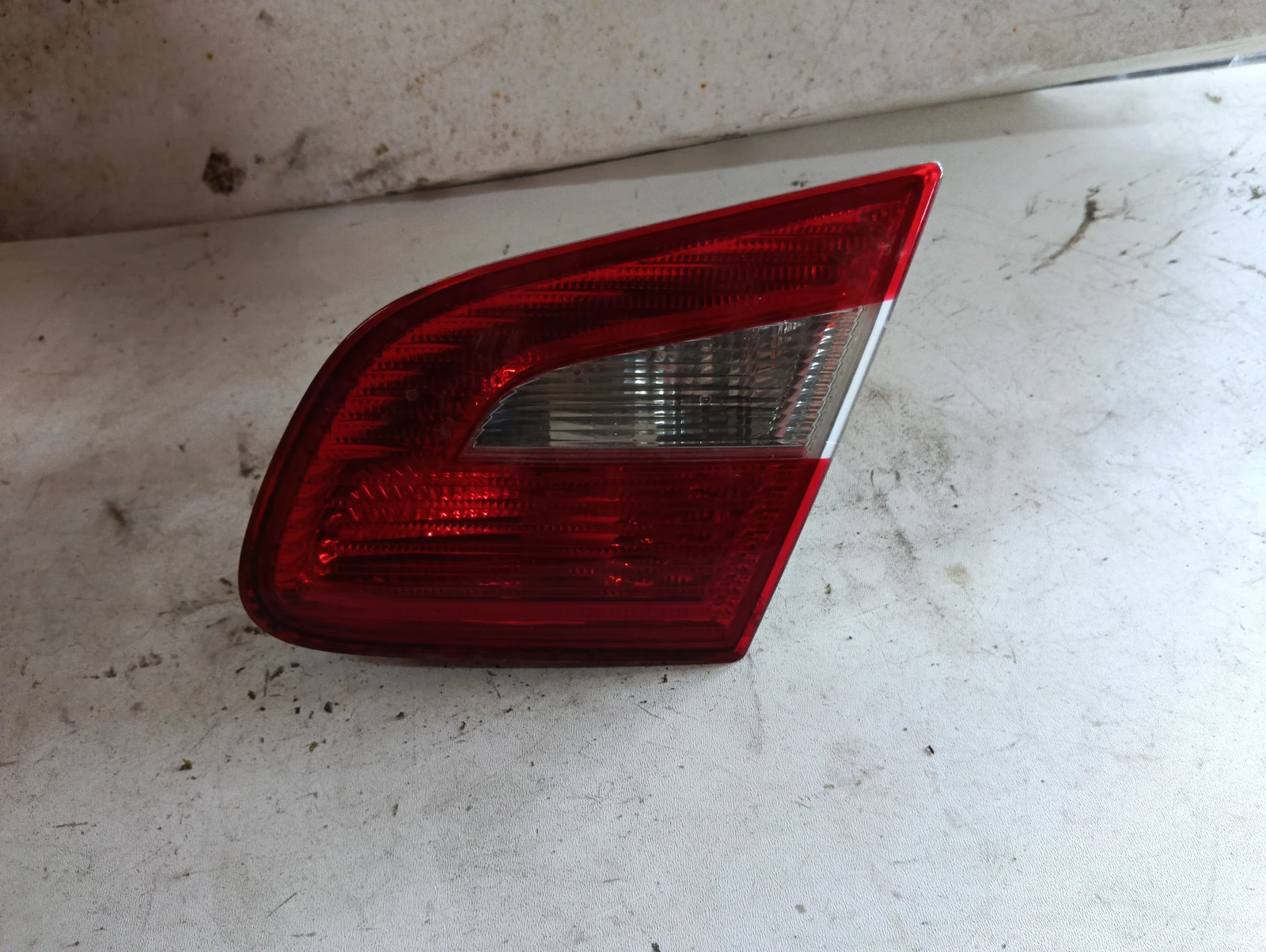 стоп десен вътрешен хечбек 3T5945094 Skoda Superb