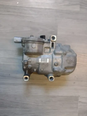 042200-1330    TOYOTA AURIS HYBRID  DENSO ES14C 042200-1330 | Mobile.bg    3