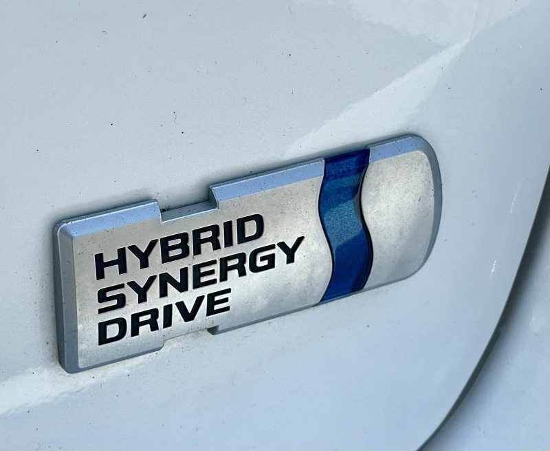 Toyota Auris HYBRID 1.8 99HP, снимка 17 - Автомобили и джипове - 46406569