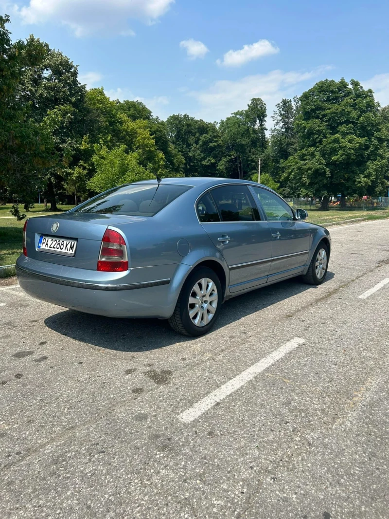 Skoda Superb, снимка 6 - Автомобили и джипове - 47826519