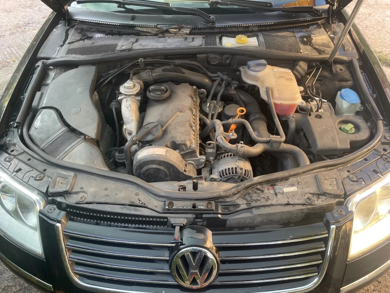 VW Passat Комби, снимка 5 - Автомобили и джипове - 47986634