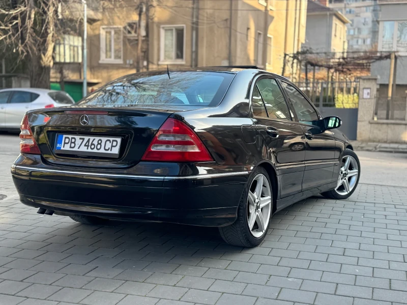 Mercedes-Benz C 240 2.6 ТОП СЪСТОЯНИЕ, снимка 2 - Автомобили и джипове - 48929346