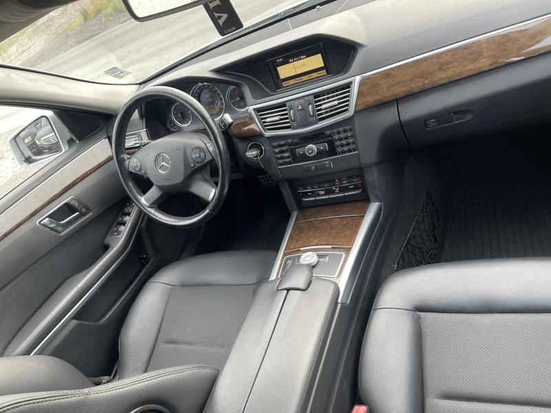 Mercedes-Benz E 220 * Собствен лизинг* , снимка 13 - Автомобили и джипове - 49568887