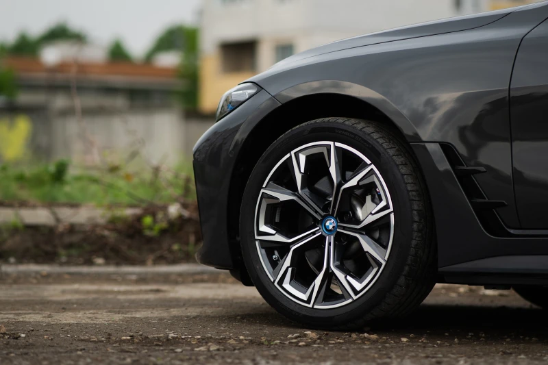 BMW i4 40, снимка 4 - Автомобили и джипове - 52191499