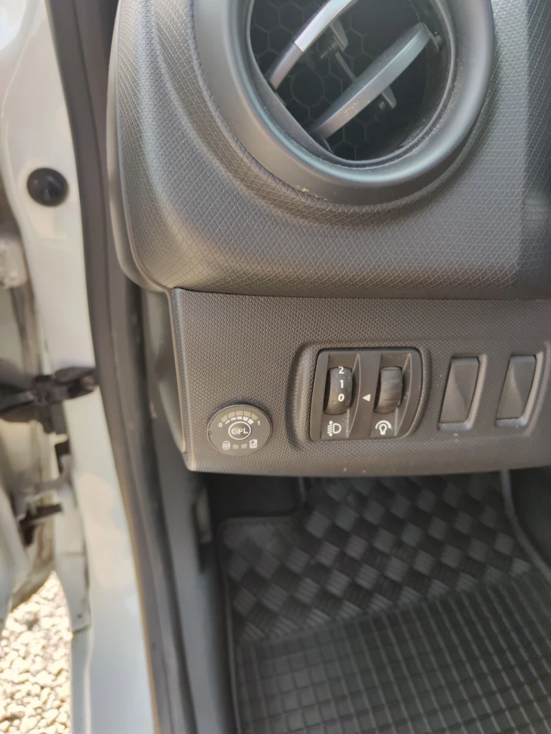 Renault Clio 1.2 LPG EURO 5 B, снимка 12 - Автомобили и джипове - 50502103