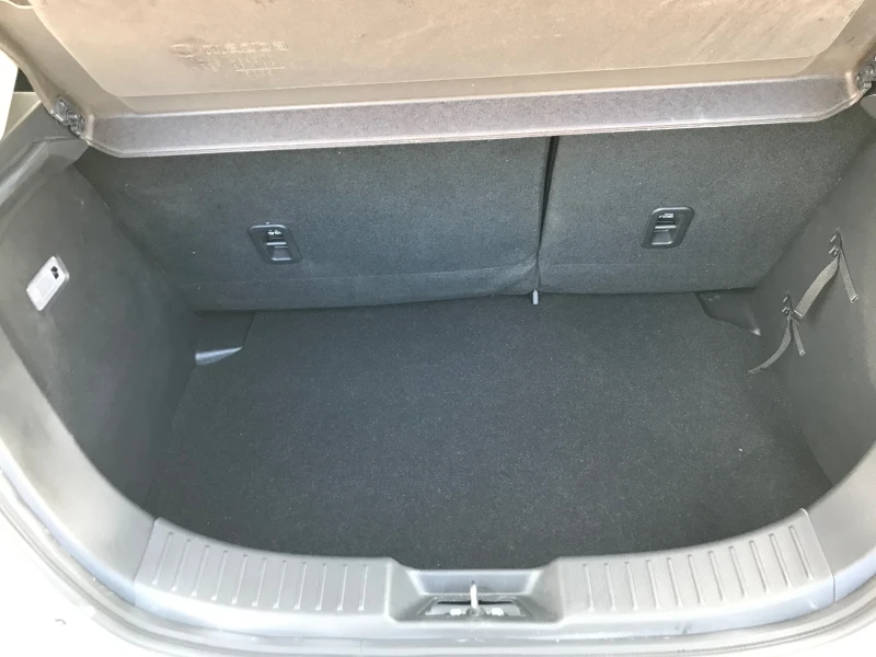 Mazda 2 1.5I 2024g, снимка 8 - Автомобили и джипове - 52726104