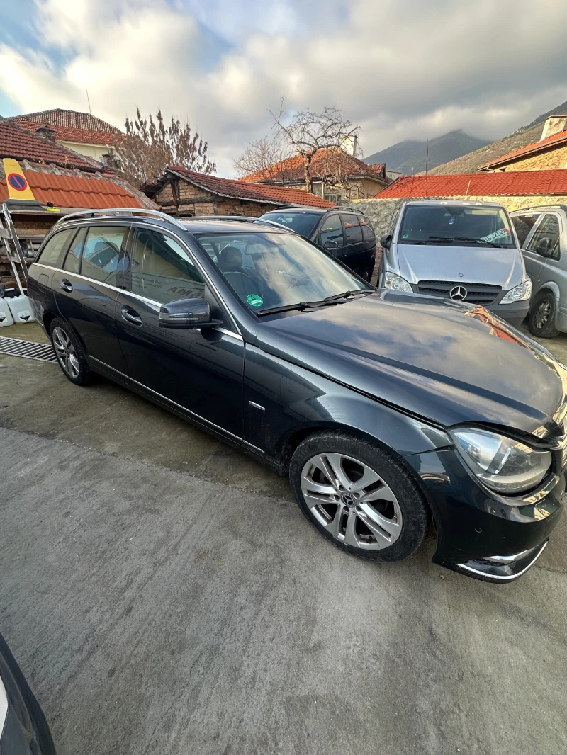 Mercedes-Benz C 220 2.2CDI, снимка 6 - Автомобили и джипове - 52837285