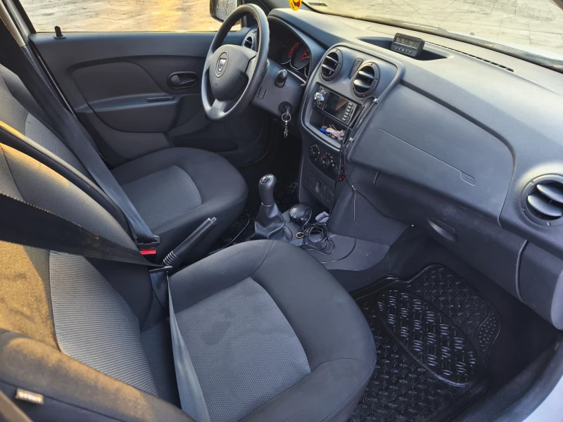 Dacia Sandero 1.2LPG 46 000км !, снимка 10 - Автомобили и джипове - 52909665