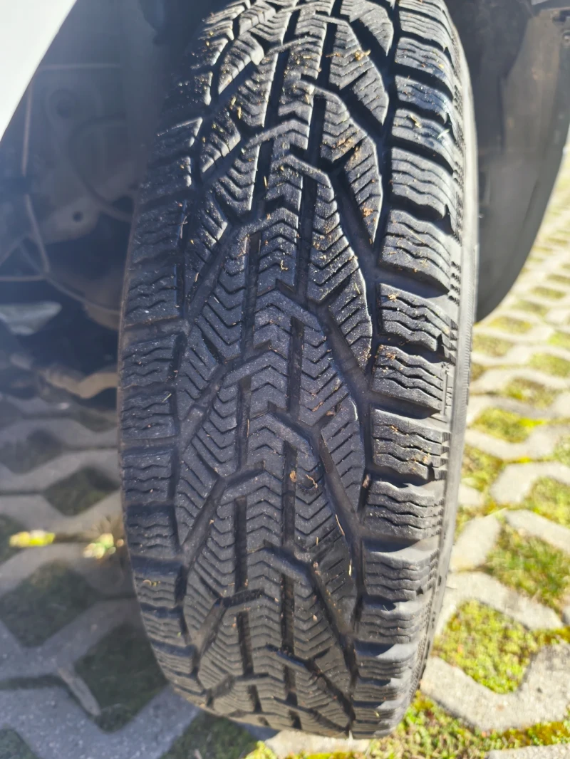 Dacia Sandero 1.2LPG 46000км !, снимка 14 - Автомобили и джипове - 52909665