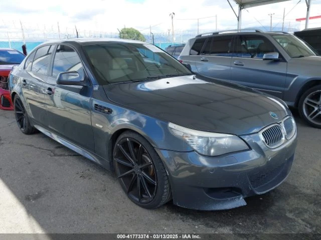 BMW 535 * N54 * 6ZF (CARFAX) * АвтоКредит, снимка 1 - Автомобили и джипове - 49599762