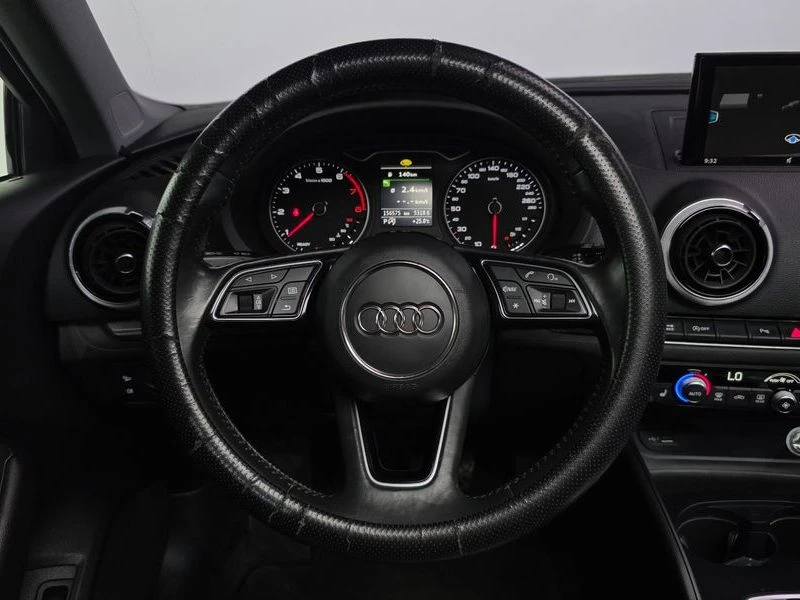 Audi A3 2.0L 40 TFSI 8V / CARFAX, снимка 12 - Автомобили и джипове - 55509872