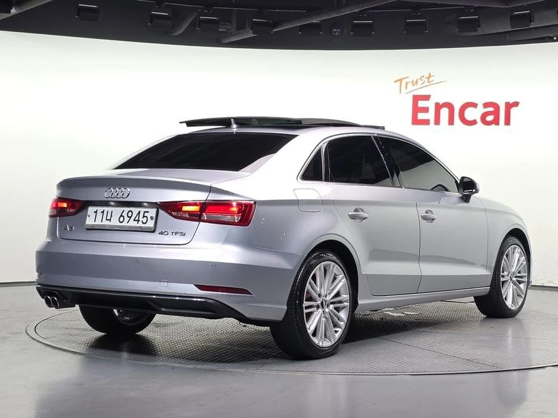 Audi A3 2.0L 40 TFSI 8V / CARFAX, снимка 2 - Автомобили и джипове - 55509872