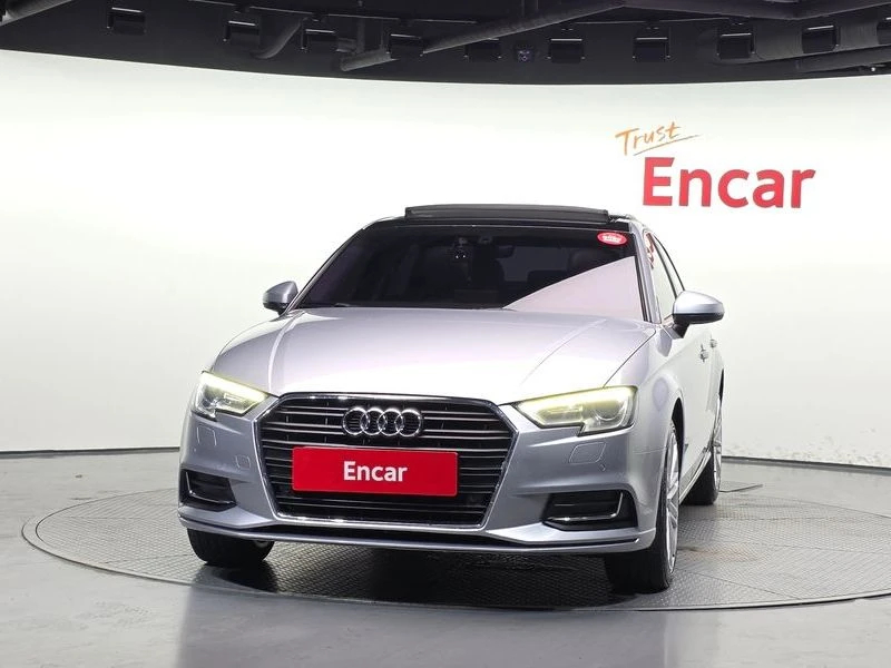 Audi A3 2.0L 40 TFSI 8V / CARFAX, снимка 3 - Автомобили и джипове - 55509872