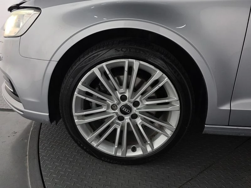 Audi A3 2.0L 40 TFSI 8V / CARFAX, снимка 5 - Автомобили и джипове - 55509872