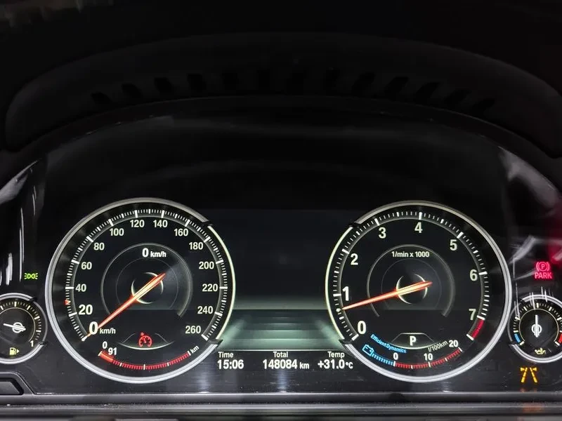 BMW 650 (F12) 650I Convertible, снимка 8 - Автомобили и джипове - 56356608