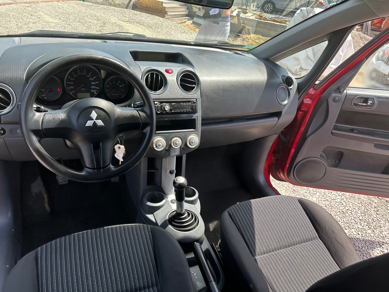 Mitsubishi Colt 1.1I EURO4 GAS - изображение 10