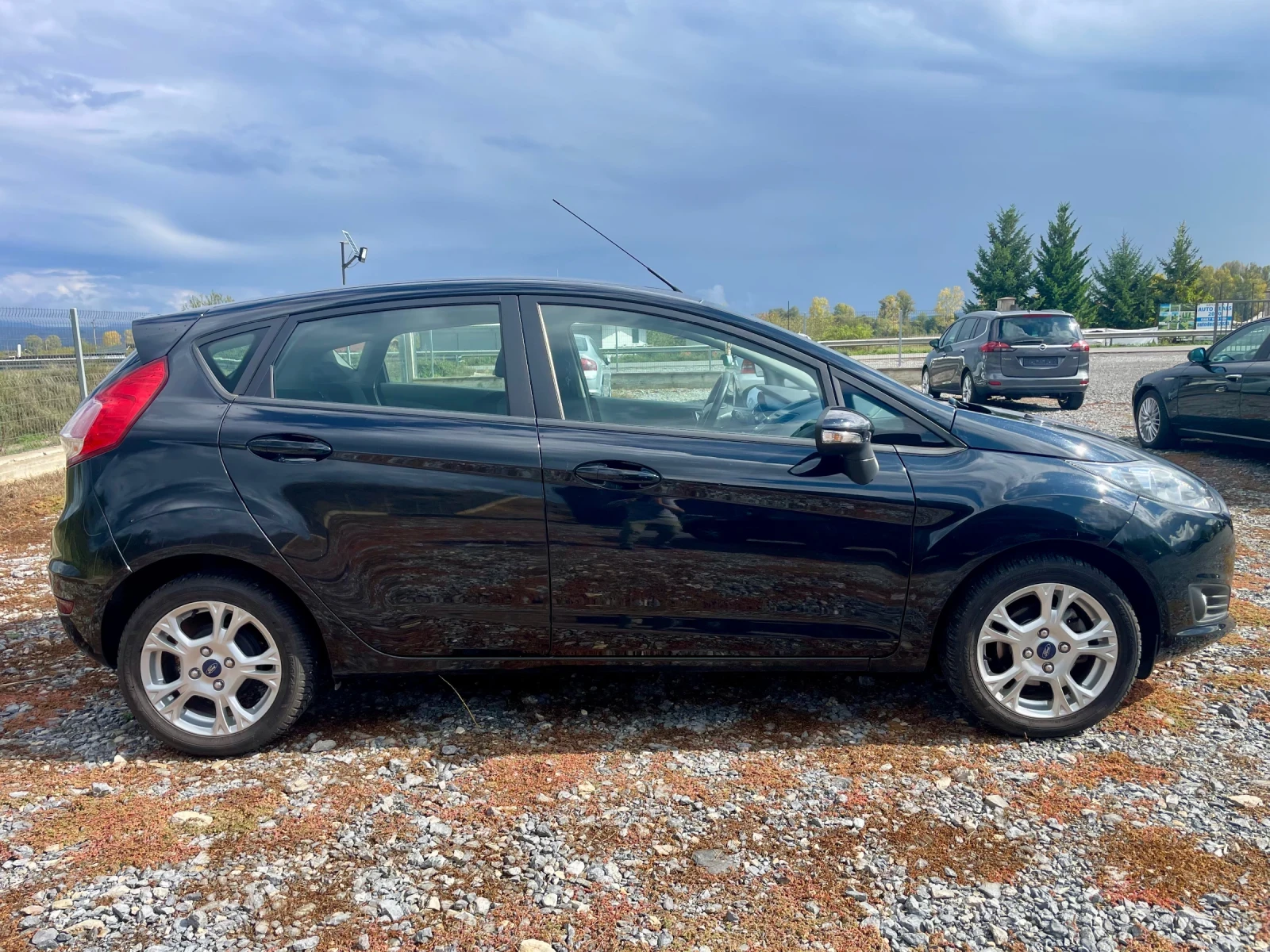 Ford Fiesta 1.5 TDCi Titanium - изображение 8